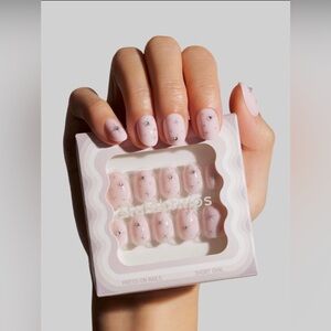 2 for $24 - Celebritips - It’s Her, the Starlet